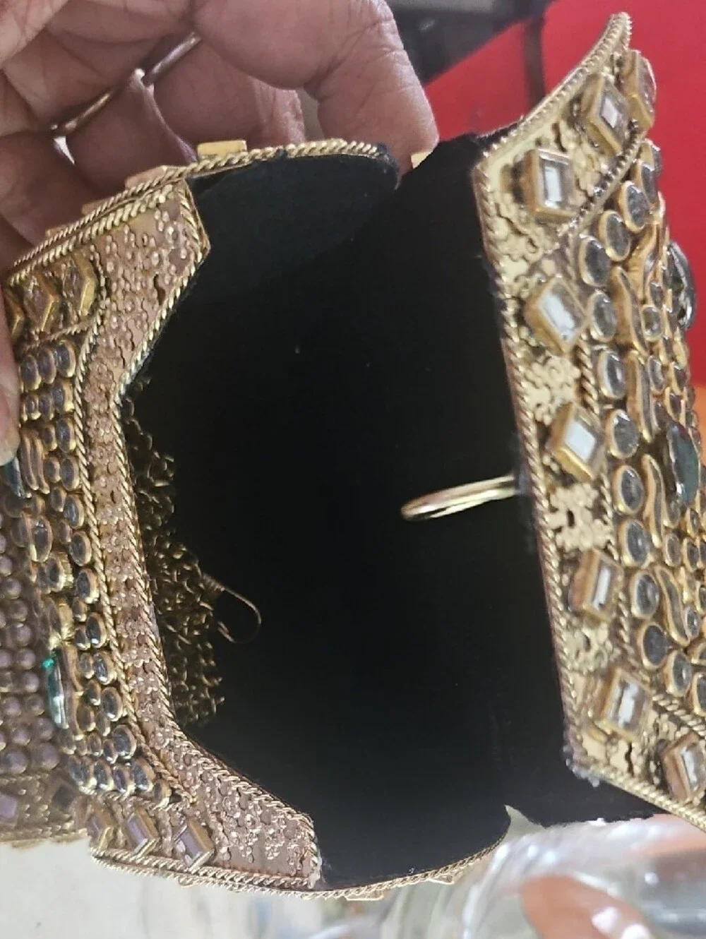 N/A elegant gold
